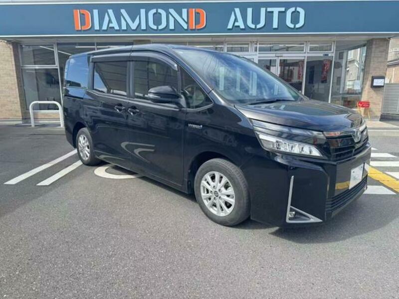 TOYOTA VOXY