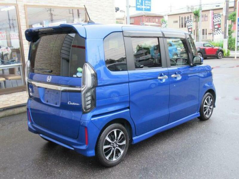 N BOX CUSTOM