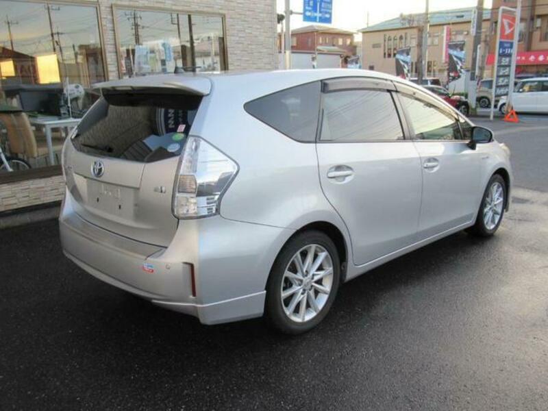 PRIUS ALPHA