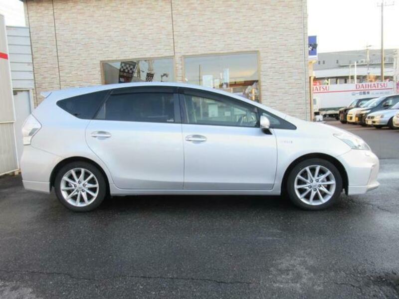 PRIUS ALPHA