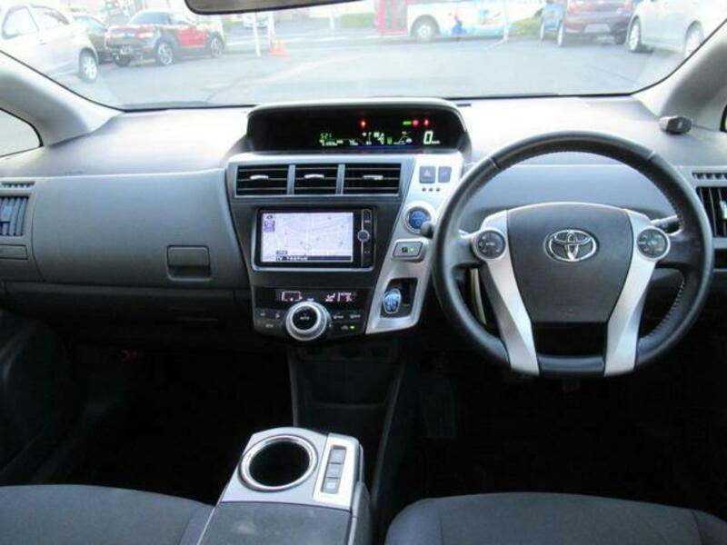 PRIUS ALPHA