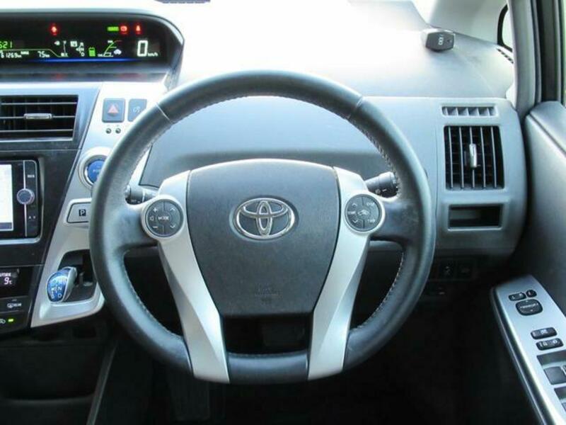 PRIUS ALPHA