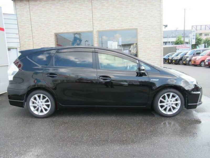 PRIUS ALPHA