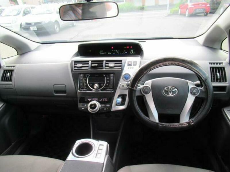 PRIUS ALPHA