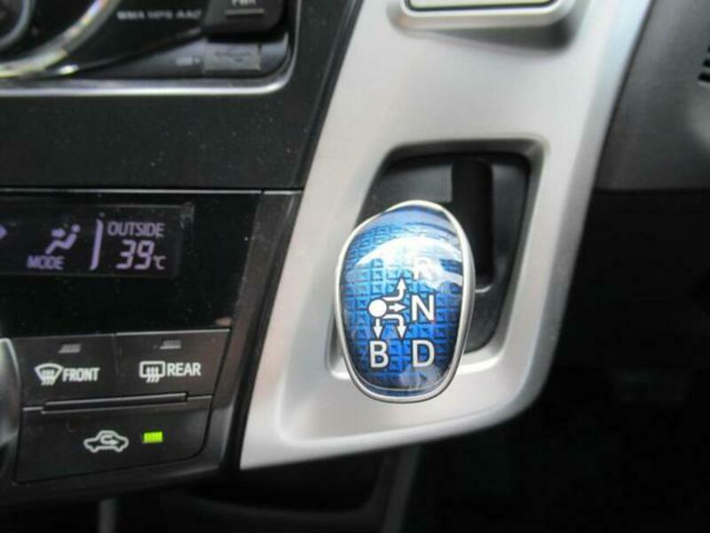 PRIUS ALPHA