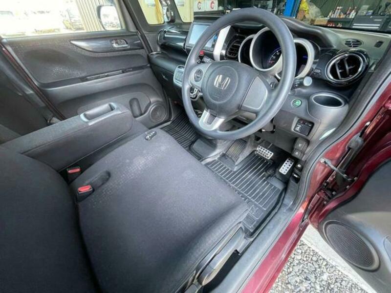 N BOX CUSTOM