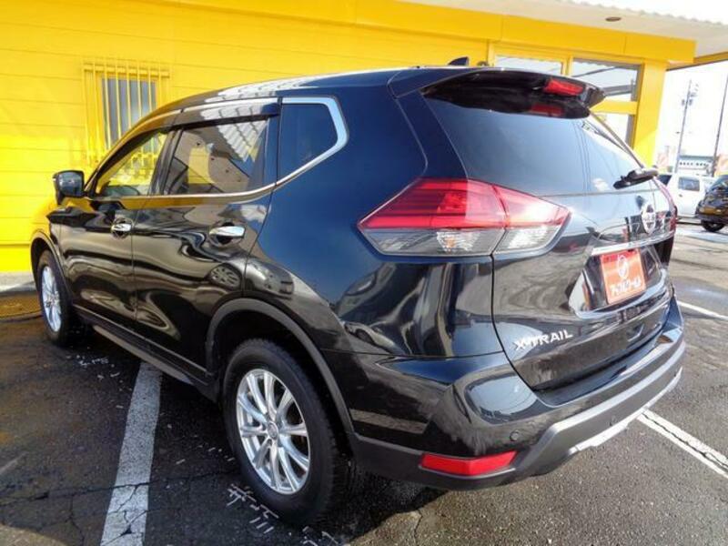 X-TRAIL
