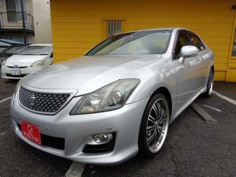 TOYOTA CROWN