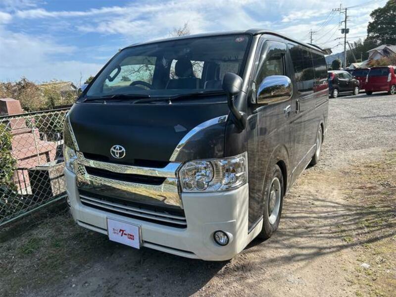 TOYOTA HIACE VAN