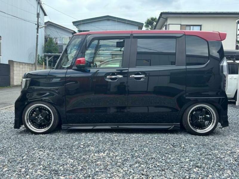 N BOX CUSTOM
