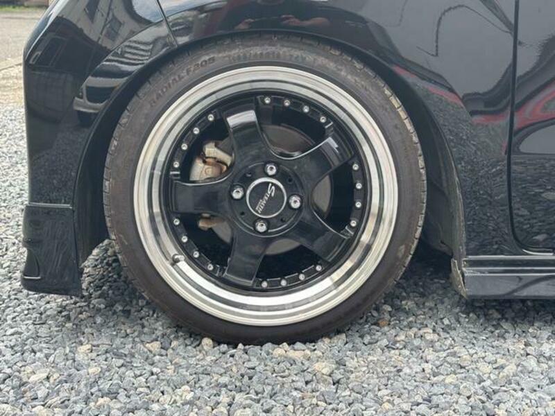 N BOX CUSTOM