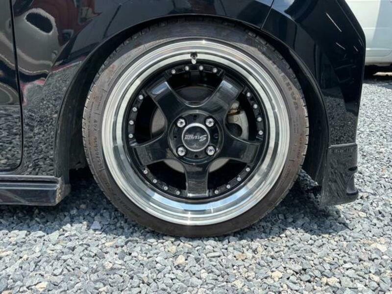 N BOX CUSTOM