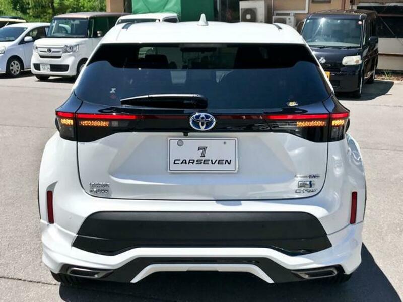 YARIS CROSS