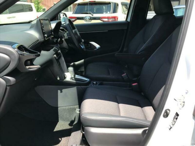 YARIS CROSS