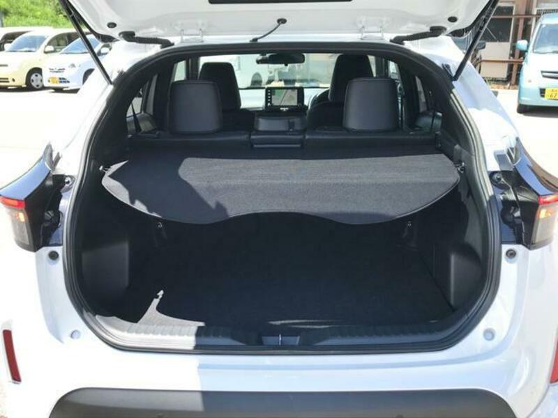 YARIS CROSS