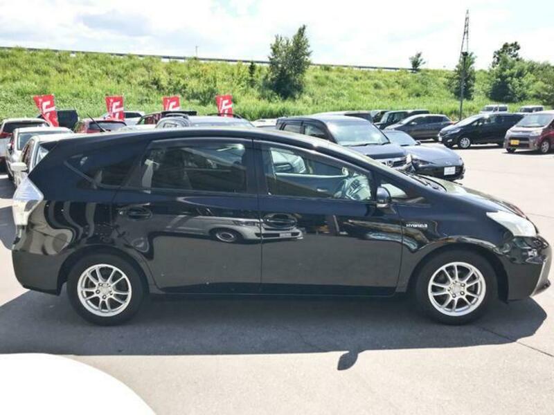 PRIUS ALPHA