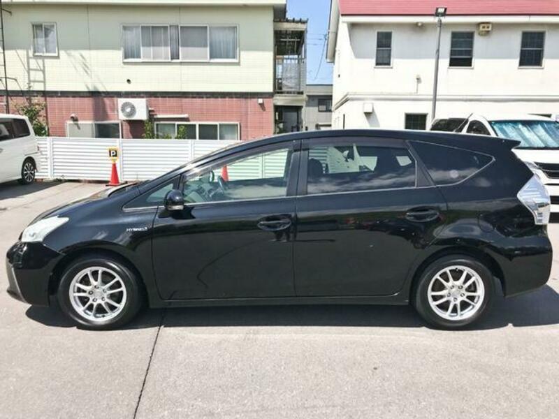 PRIUS ALPHA