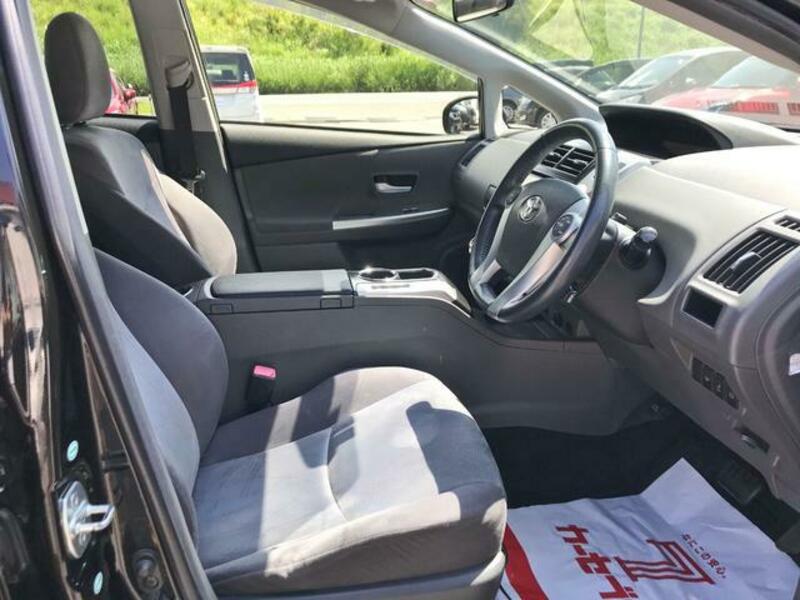 PRIUS ALPHA
