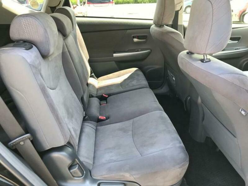 PRIUS ALPHA