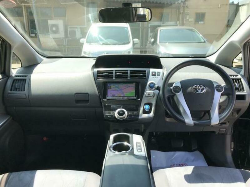 PRIUS ALPHA