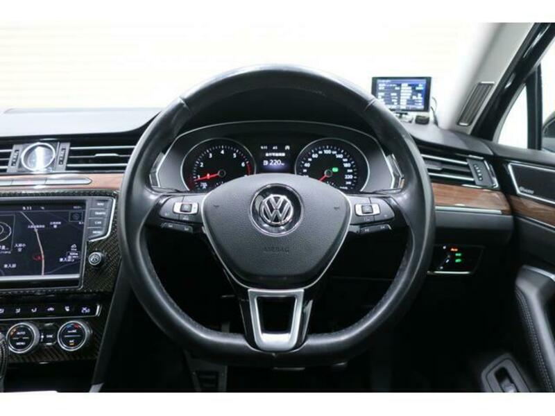 PASSAT VARIANT