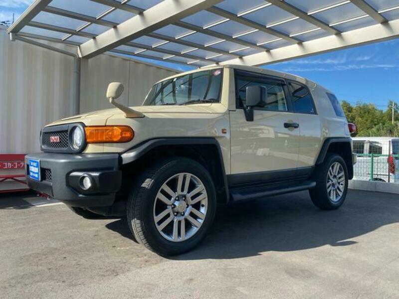 TOYOTA FJ CRUISER