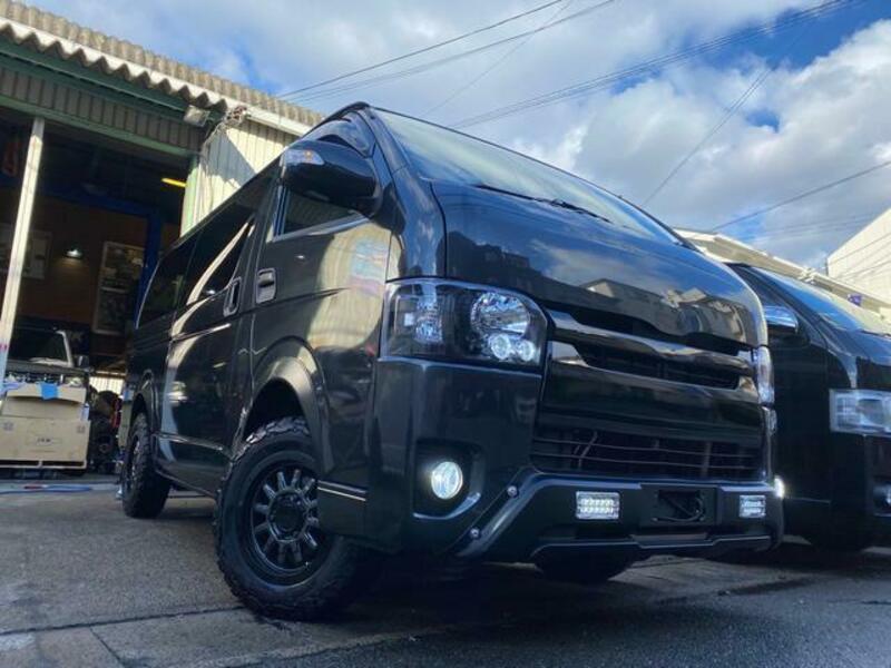 TOYOTA HIACE VAN