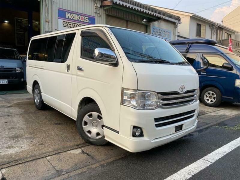 TOYOTA HIACE VAN