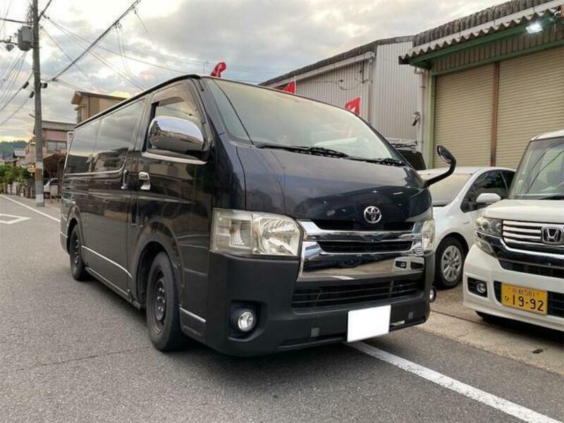 TOYOTA HIACE VAN