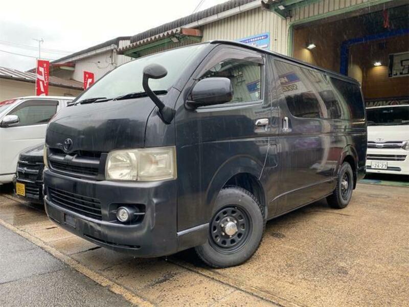 TOYOTA HIACE VAN