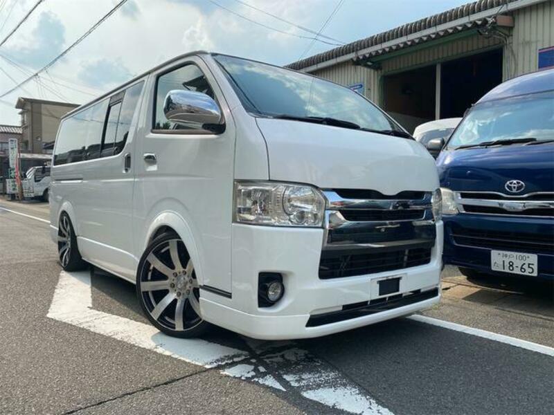 TOYOTA HIACE VAN