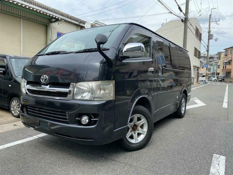 TOYOTA HIACE VAN