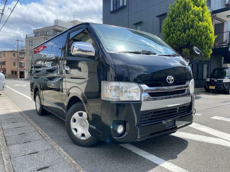 TOYOTA HIACE VAN