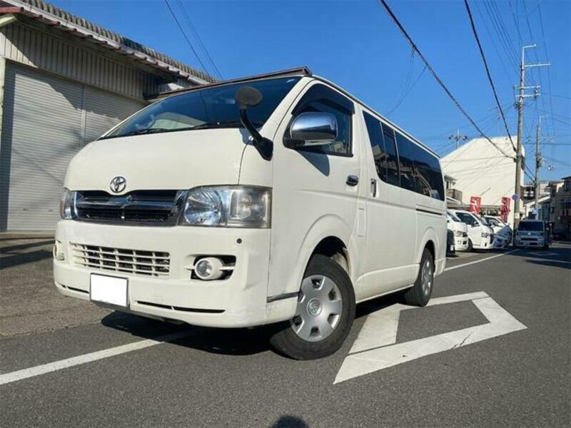 TOYOTA HIACE VAN