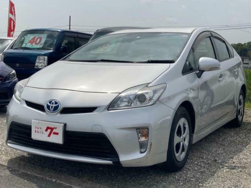 TOYOTA PRIUS