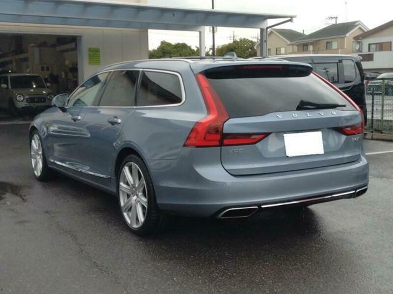 V90