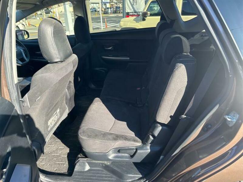 PRIUS ALPHA