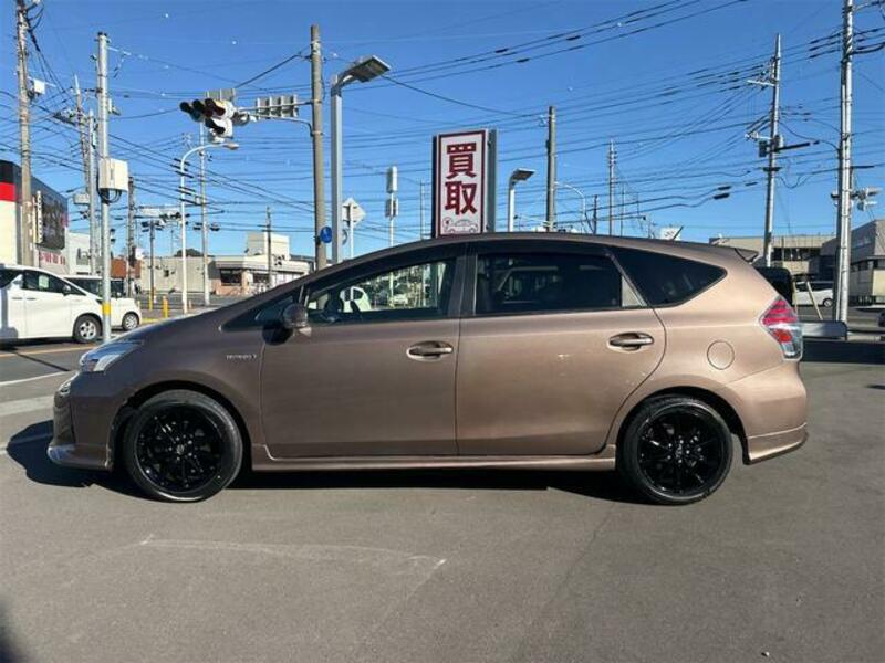 PRIUS ALPHA