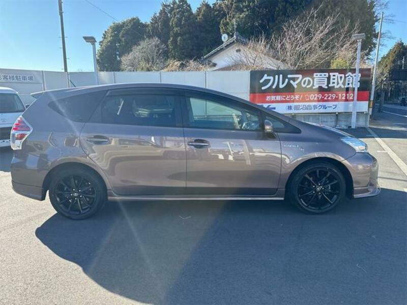 PRIUS ALPHA