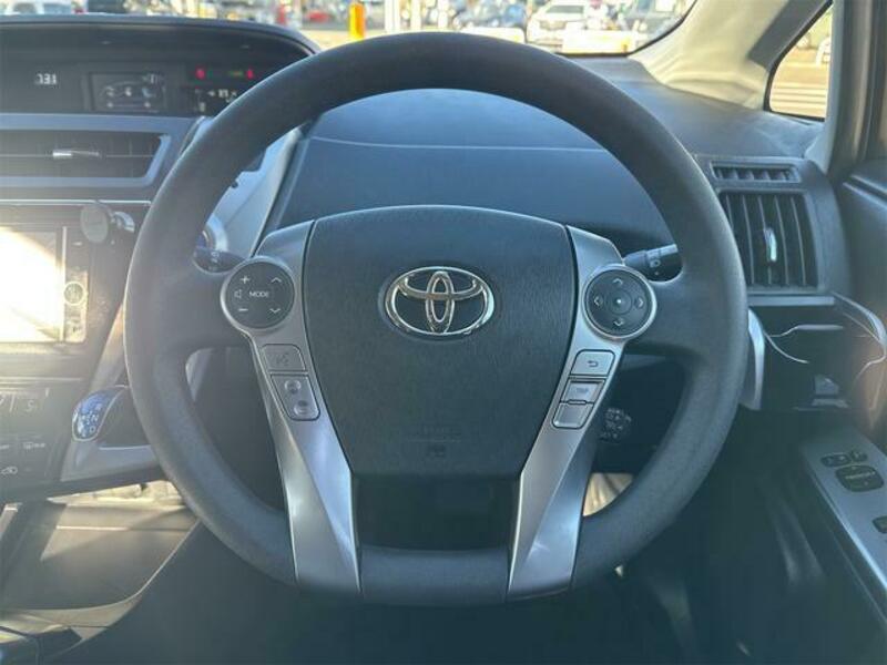 PRIUS ALPHA