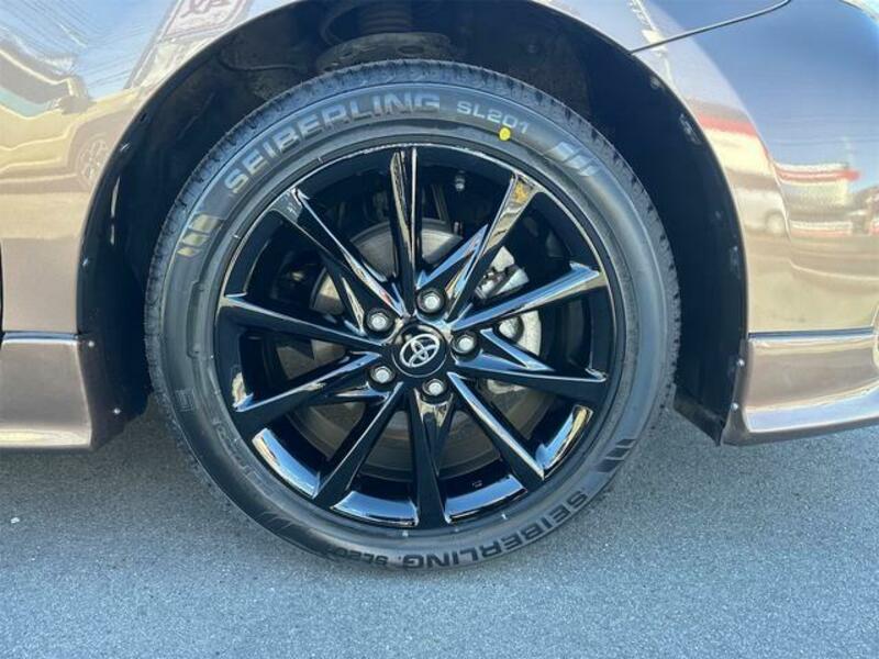 PRIUS ALPHA