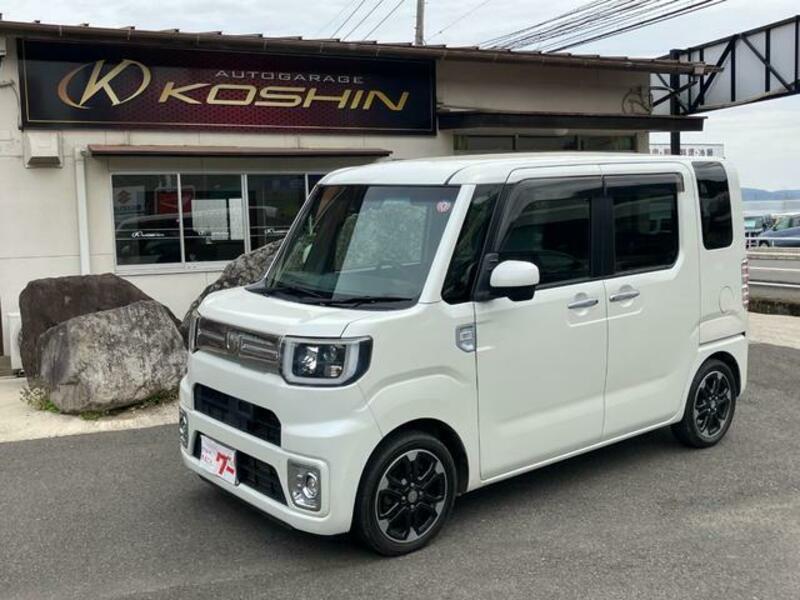 DAIHATSU WAKE