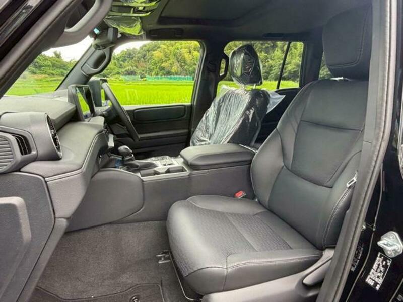 LAND CRUISER 250