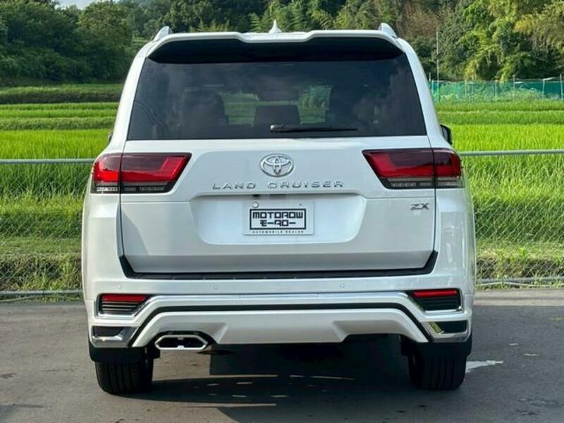 LAND CRUISER