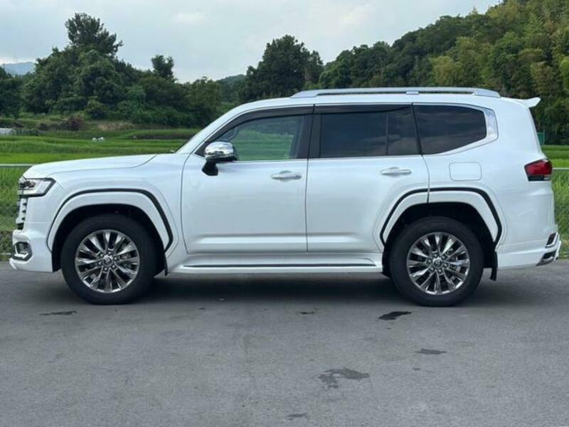 LAND CRUISER