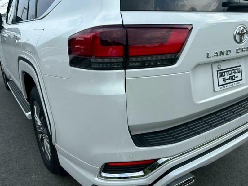 LAND CRUISER