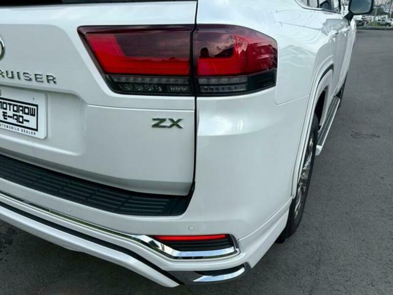LAND CRUISER