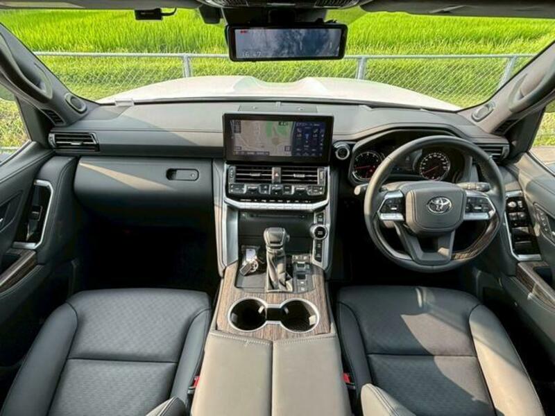 LAND CRUISER