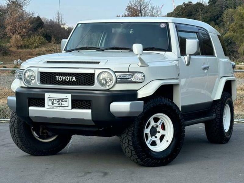 TOYOTA FJ CRUISER