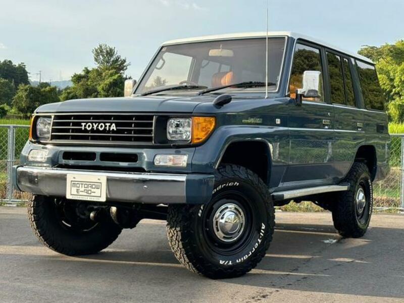 TOYOTA LAND CRUISER PRADO